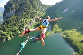 爱游戏中心官网入口及使用教程