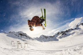 新手入门指南：爱游戏公司