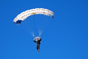 爱游戏公司用户体验与功能评测